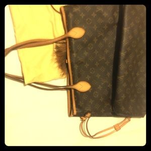 Authentic neverfull GM louis vuitton bag..